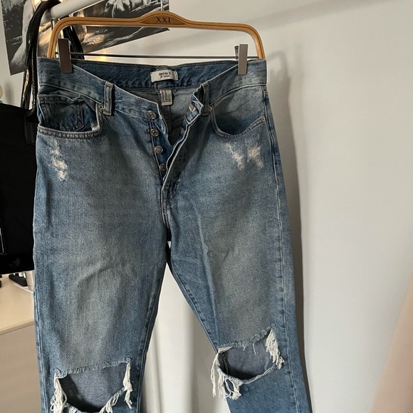 Ripped mom jeans from Forever 21! - Picture 1 of 3
